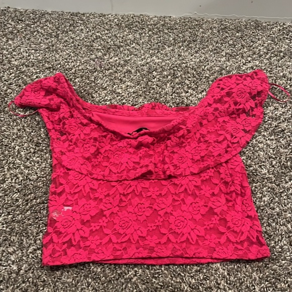 Pink lace off the shoulder top - Picture 2 of 3